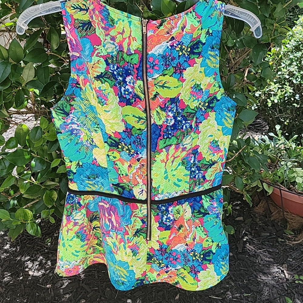 Vintage Peplum floral cut Sleeveless top with zipper. Total BARBIE VIBE!!! NEW - Picture 6 of 8